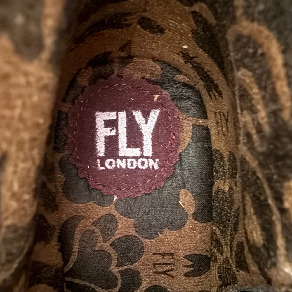 Fly London Yip Side Zip Wedge Faux Snakeskin Suede Wine Red Boots E 40 US 9 9.5
